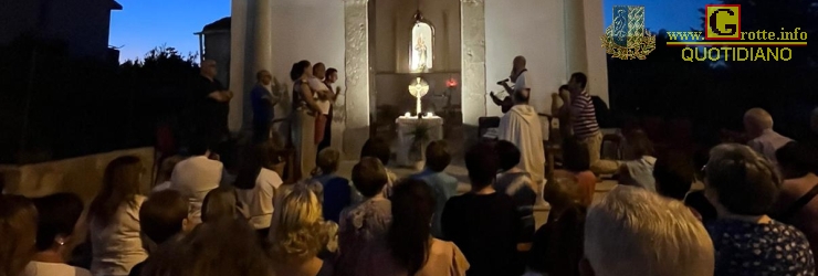 Adorazione eucaristica all'aperto presso la chiesa Madonna delle Grazie